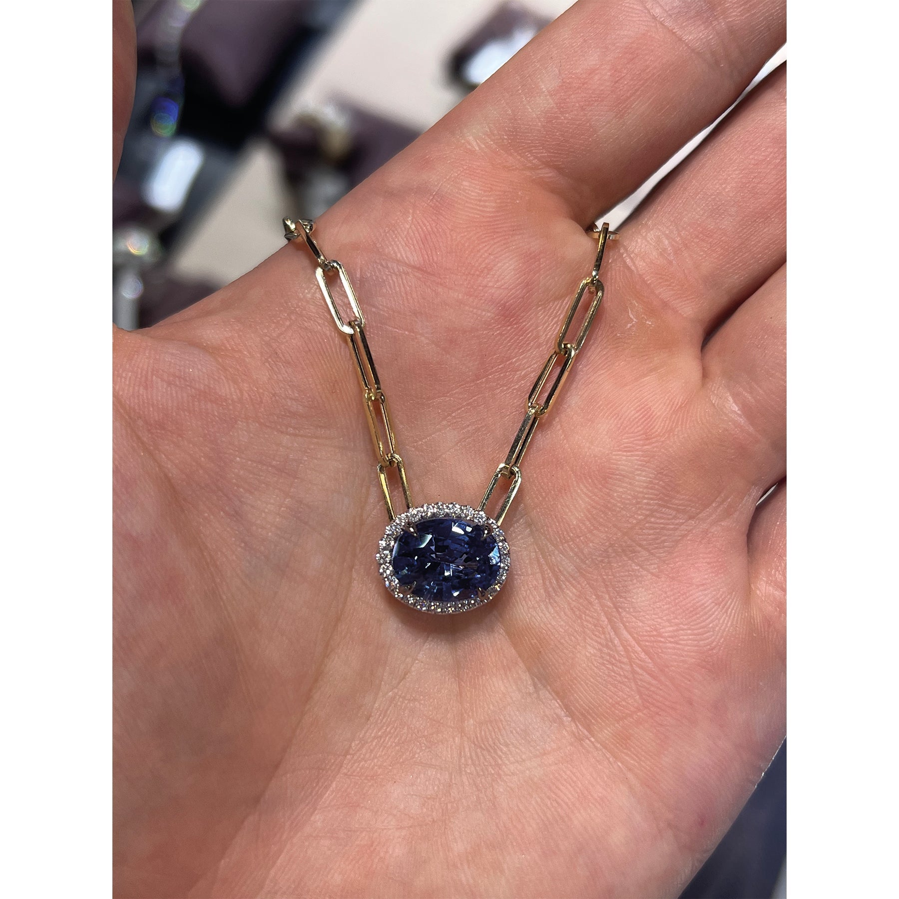 18K 5.63 Ct CDC Certified Oval Blue Sapphire Pendant
